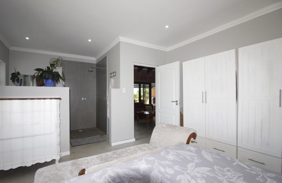 4 Bedroom Property for Sale in Paradise Beach Eastern Cape